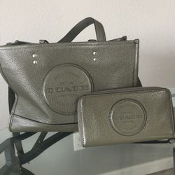 Coach Purse And Wallet And Key Chain