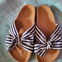 Women's Black And White Bow Tie Slip On Shoes...size 7.5