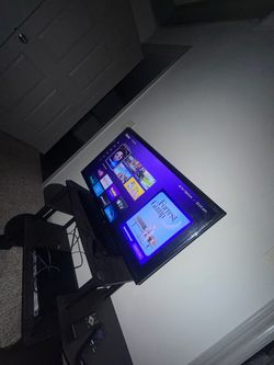 Samsung 32” TV with Roku