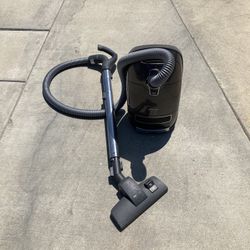 Miele Vacuum S8990