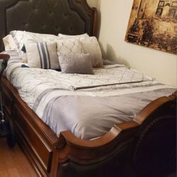 Queen Size bedroom Set
