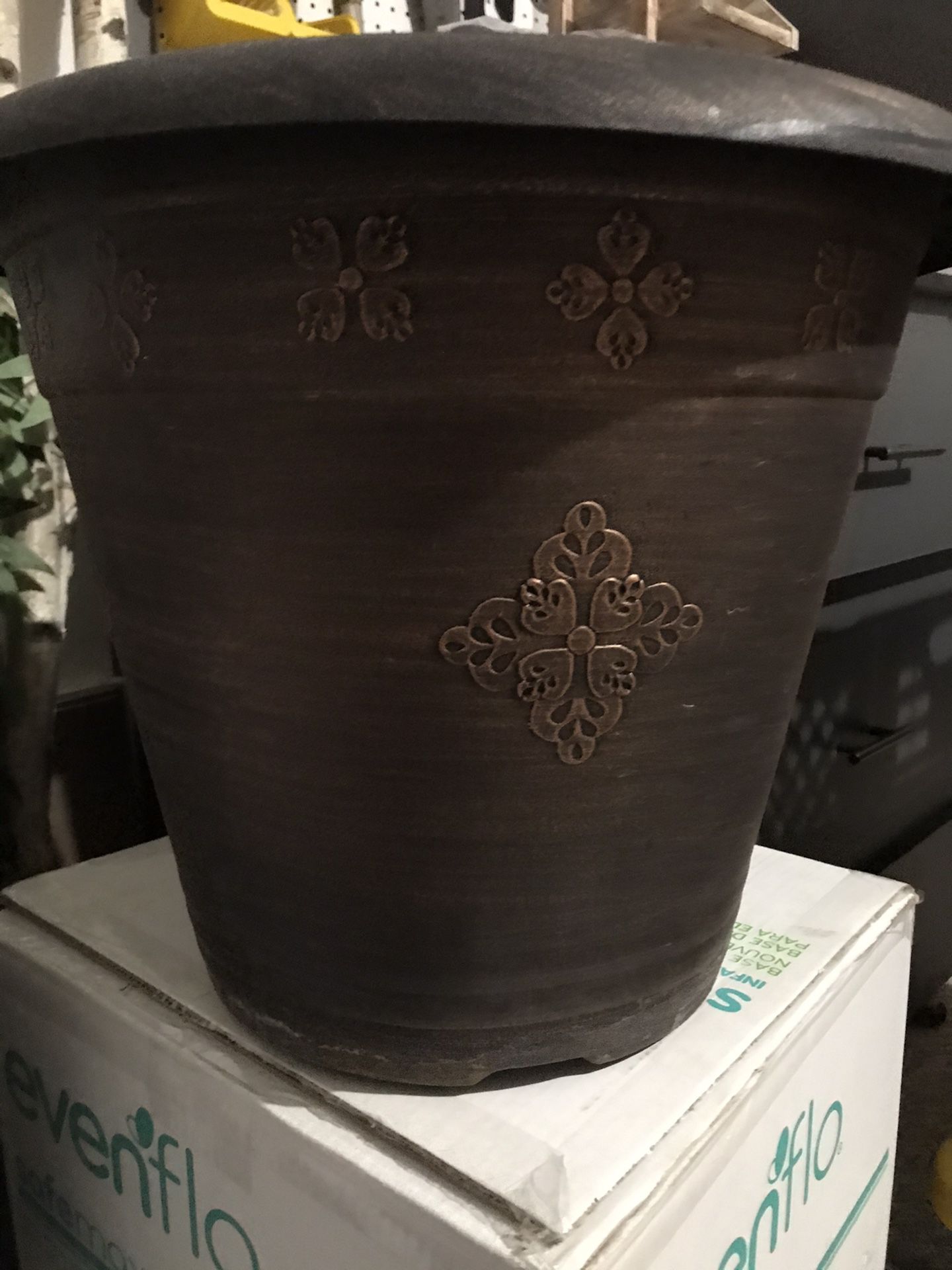 Extra large hard plastic dark bronze flower pot planter
