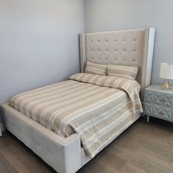 Tuffted Queen bed with Headboard and footboard