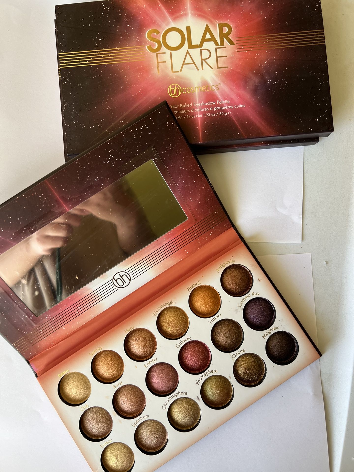 bh cosmetics SOLAR FLARE 18 Colors eyeshadow palette new in box