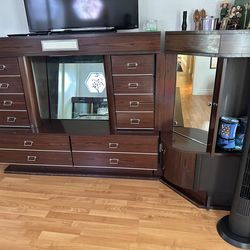 FREE VINTAGE BED SET+MATCHING DRESSER 200 OBO NEED GONE THIS WEEKEND! Pick up ONLY!!