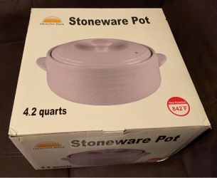Brand New Stoneware 4.2 Quarts Pot