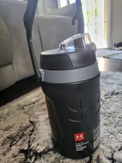 Under Armour Sideline 64 Ounce Water Jug Review 