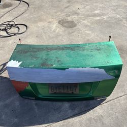 Pontiac g8 trunk