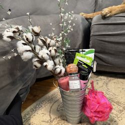 Spa Gift, kids bath set, gift certificates, cleaning supplies, decor and more!