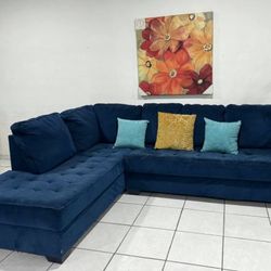 Living Spaces Maven Midnight Blue 112” by 88” 2pc Chenille Sectional Sofa with LAF Chaise