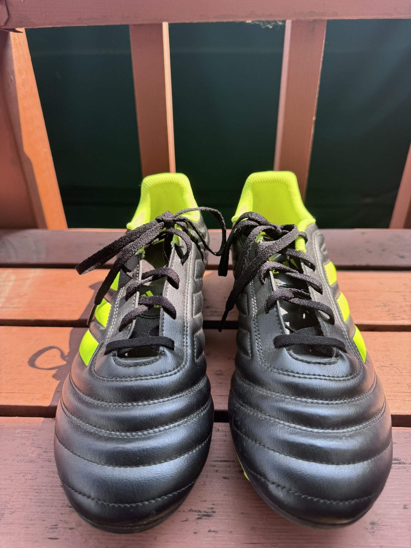 Men’s Soccer Cleats Adidas Size 10.5