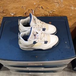 Jordan 4s Size 8.5
