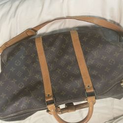 LV Limited Edition Bi Fold for Sale in Minnetrista, MN - OfferUp