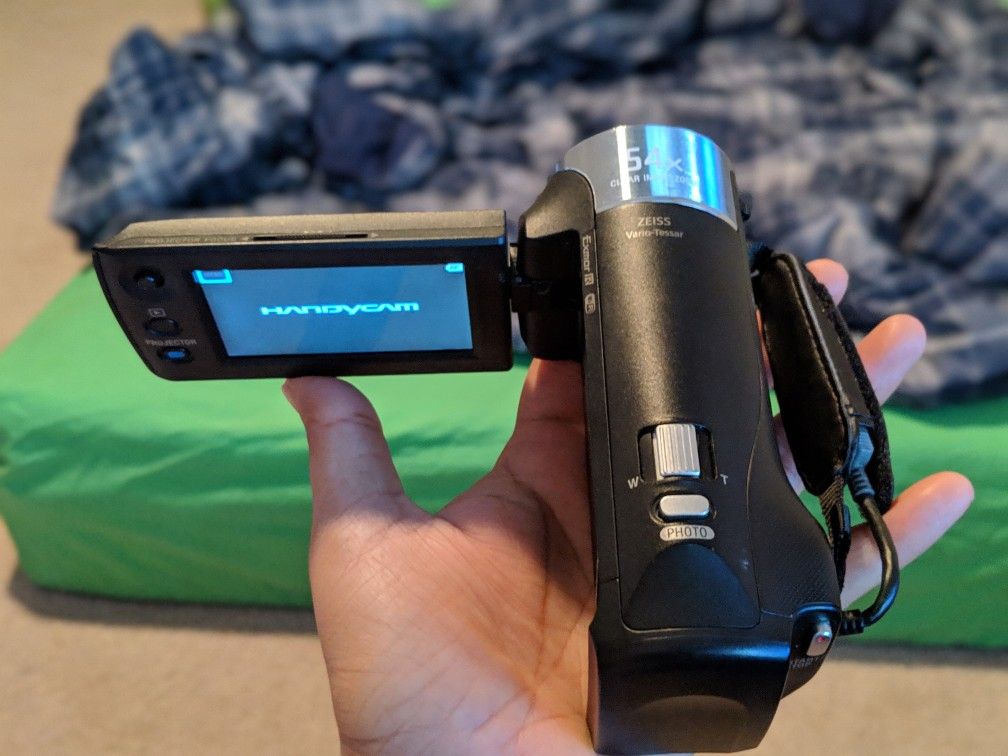 Sony handycam with inbuilt projector