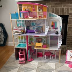 Huge Doll House 