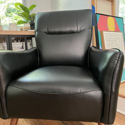 Mid-Century Wingback Chair (Pair)