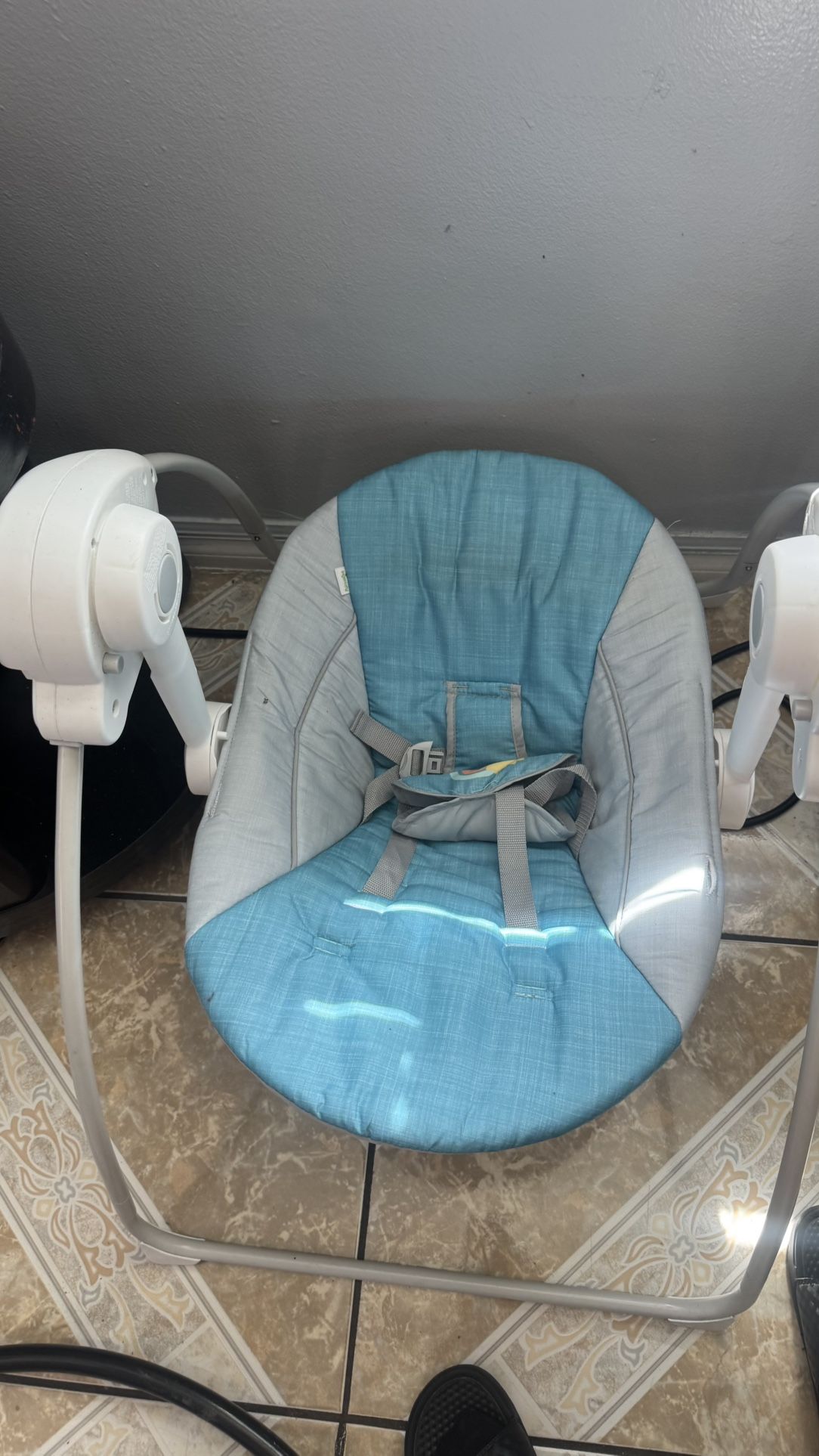 Ingenuity Blue Foldable Baby Swing!!