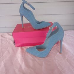 Shoe Dazzle pumps, Plaid, Light Denim, Size 7
