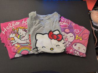 Hello Kitty and Friends T Shirt Lot Size M