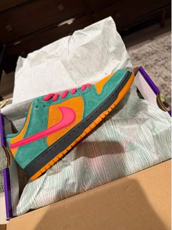 Nike Sb Dunk Low size 8.5 Watermelon