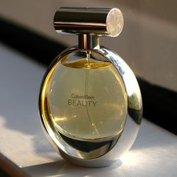 Calvin Klein Beauty Perfume 