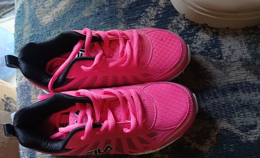 2 Pair Little Girls 13.5 Shoes Brand New 