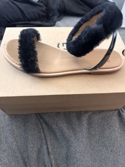 Ugg Fluff Spring Black Size 9.5