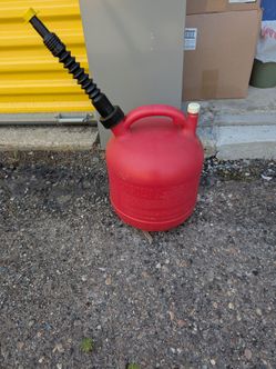 Gas can 2 1/2 gallon