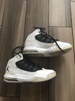 Boys Jordan Basketball Sneakers. Barely worn.