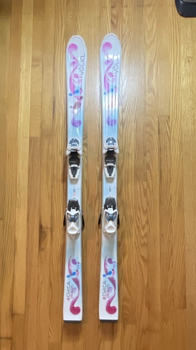 Volkl Chica Jr. Kids 140cm Skis with 7.0 MARKER Bindings JUNIOR Girls Tip Rocker