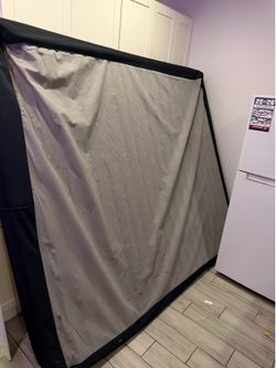King size bed frame / box spring