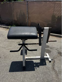 Body-Solid plate-loaded preacher curl (bicep curl) machine
