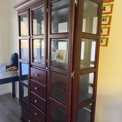 Glass And Wood Furniture Display