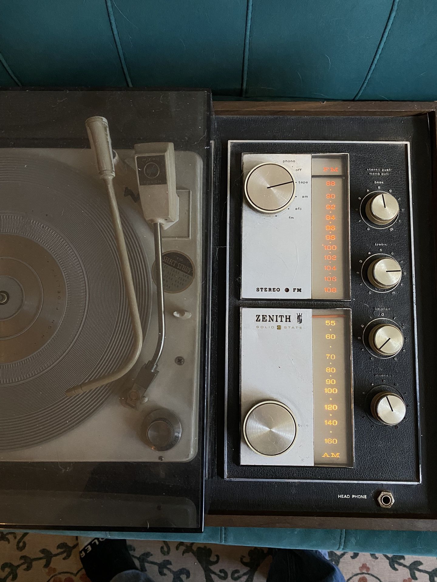 Zenith Record Player Z590 Works great!