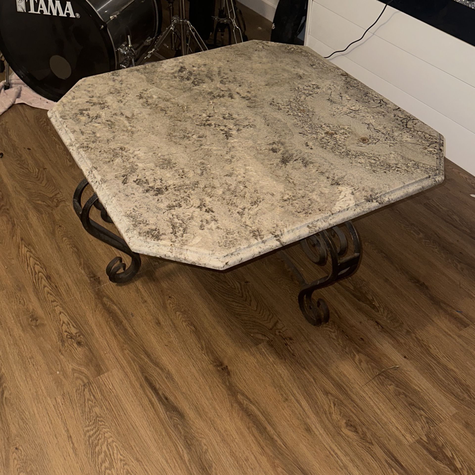 Granite Table / Metal Base