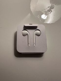 Apple EarPods in Original Tray