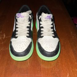 Jordan’s - Glow In The Dark Size 5Y