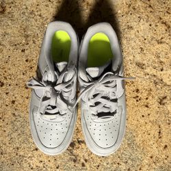 Boys Grey Nike Air Size 5y