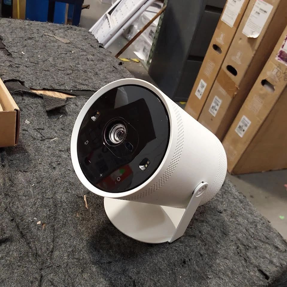 BC427 - Samsung SP-LFF3CLAXXZA 30"-100" The Freestyle Gen2 Smart Projector