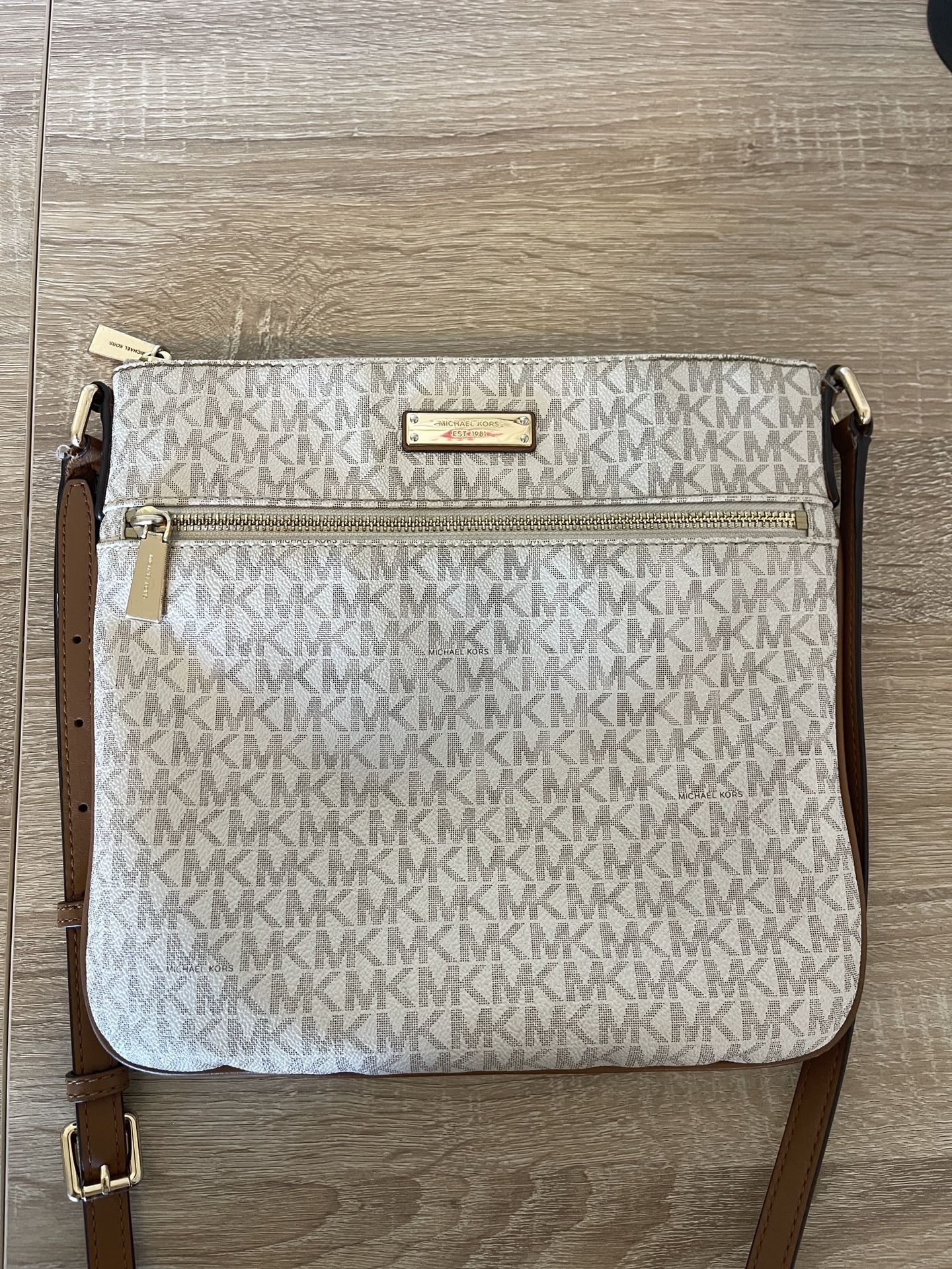 Michael Kors Jet Set Crossbody Bag – MK Signature Logo