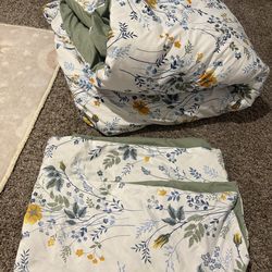 Queen comforter and shams
