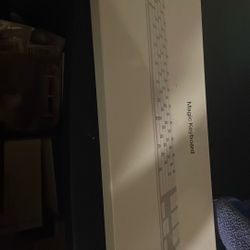 Apple Keyboard 