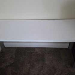 Desk/table