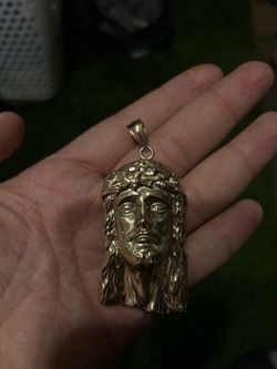 GOLD JESUS PENDANT ‼️