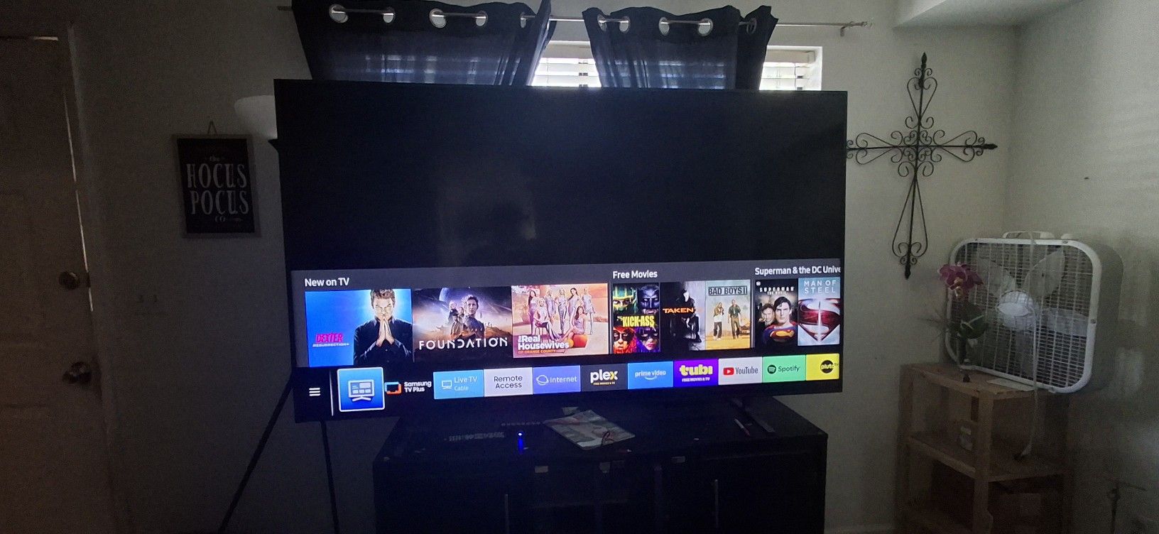 82 Inch Samsung Smart TV