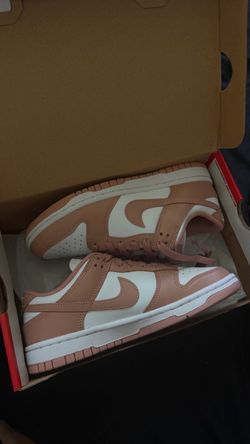 Nike Dunks “Rose Whisper”