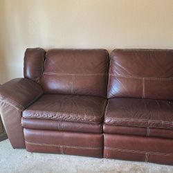 Urgent Sale: TV Stand + 5-Seater Leather Sofa Set with Side Tables – Only $500!  A great opportunity to refresh your living space!  ✅ Wooden TV stand 