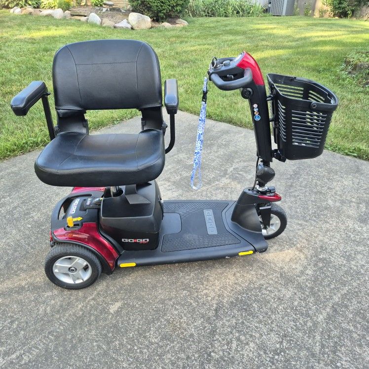 GoGo Sport S73 Mobility Scooter (New Lithium Batteries!)