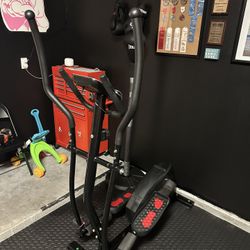 Like New Elliptical Machine