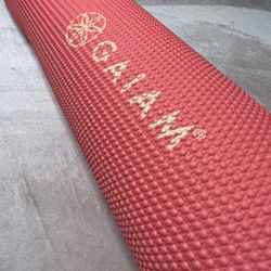 GAIAM Yoga Mat - NEW